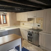 Traditional kitchen with bespoke cabinetry